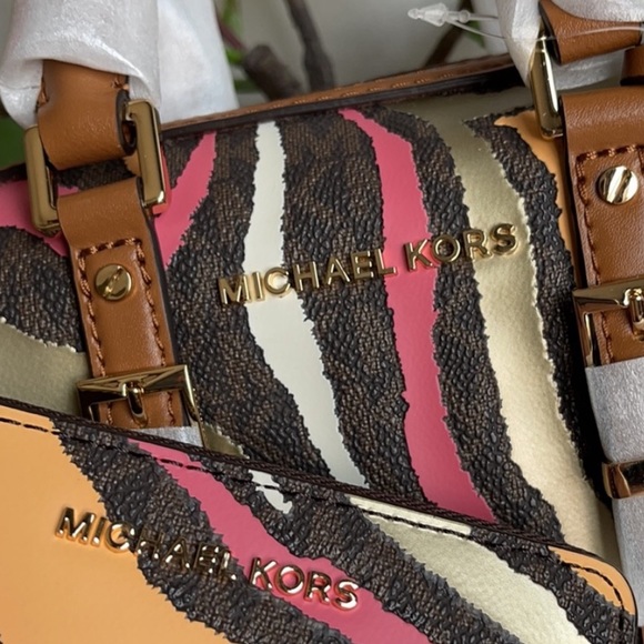 ✅SALE❤️‍🔥🆕Michael Kors Set🎁 - Picture 9 of 15